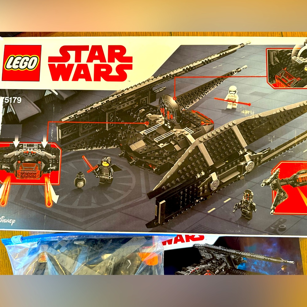 Lego Star Wars Klyo Ren’s Tie Fighter
